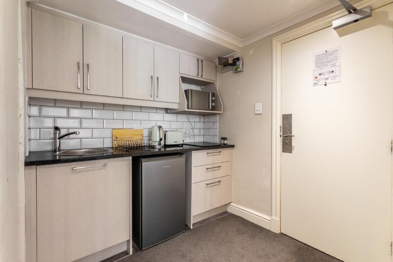 Trendy Apartment In Thibault Square City Centre Cape Town Eksteriør bilde