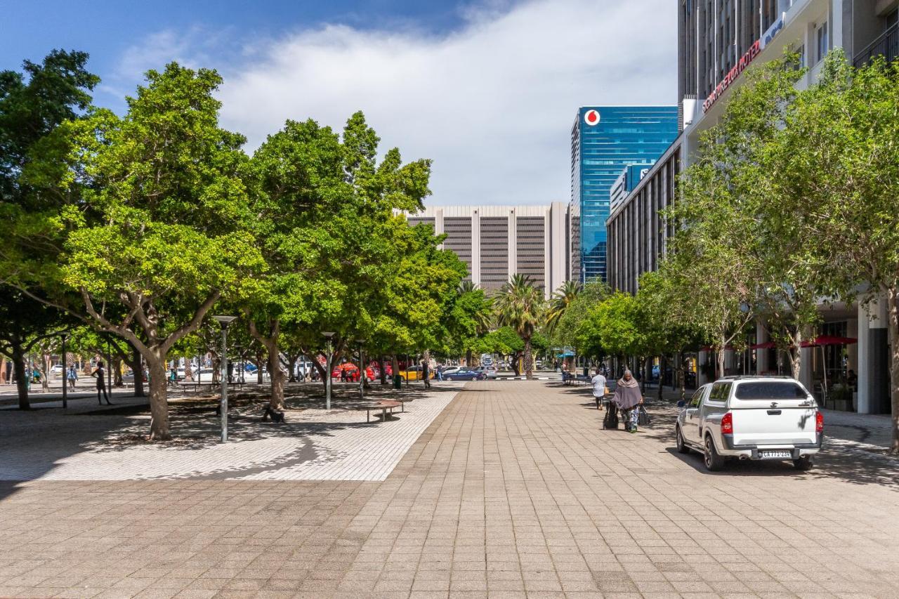 Trendy Apartment In Thibault Square City Centre Cape Town Eksteriør bilde