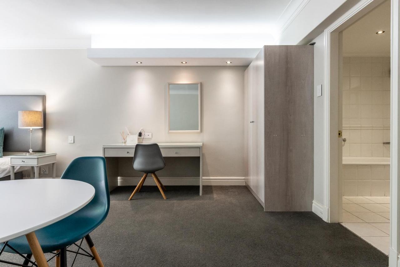Trendy Apartment In Thibault Square City Centre Cape Town Eksteriør bilde