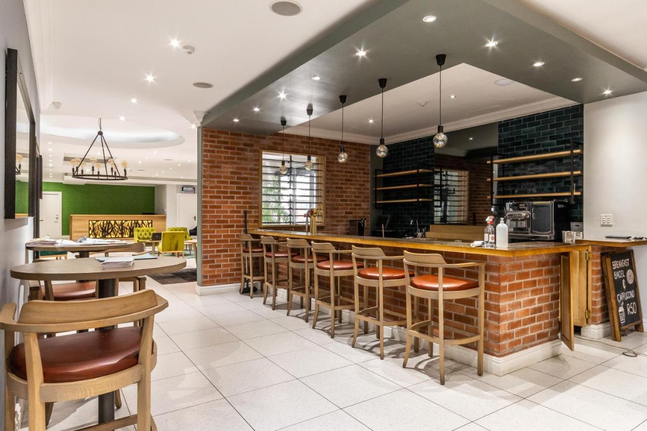 Trendy Apartment In Thibault Square City Centre Cape Town Eksteriør bilde