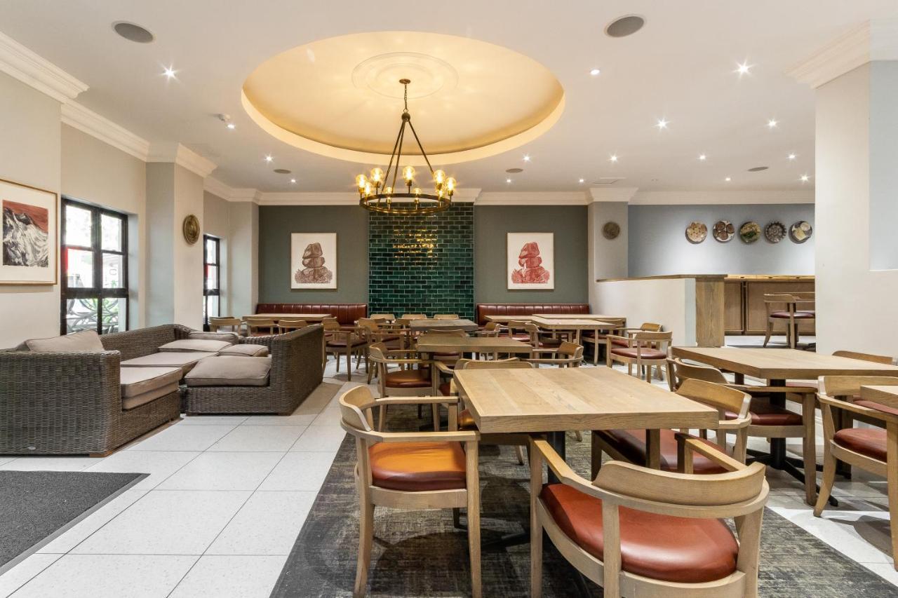 Trendy Apartment In Thibault Square City Centre Cape Town Eksteriør bilde